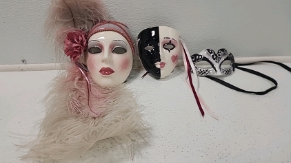 (3) Masquerade Masks