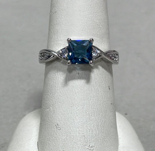 (1) Aqua Blue Aquamarine Square Cut Silver .925 Ladies Ring Size 8