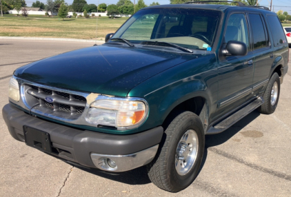 2000 Ford Explorer - 4x4!