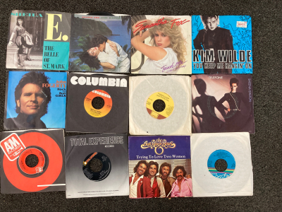 (22) 45&rsquo;s Vinyl Records