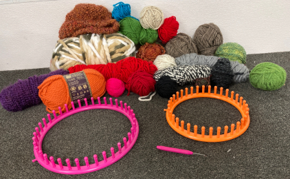 Crochet Looms/Hook, Crochet Yarn and beanie