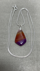(1) 23.10ct Rainbow Striped Agate Gemstone Teardrop .925 Necklace