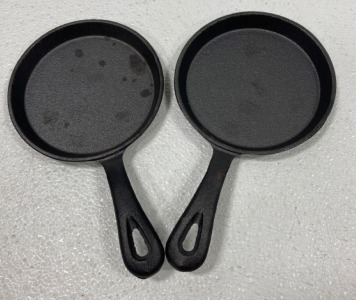 (2) 5&rdquo; Cast Iron Pans