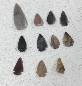 (10) Arrowheads 1.5&rdquo; 2&rdquo; Long, (1) Spearpoint 3.5&rdquo; Long