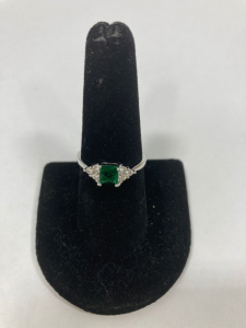 Square Cut Sparking Emerald.925 Ring