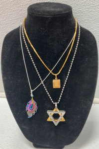 (3)Fashion Necklaces