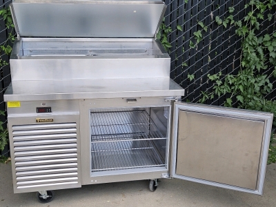 <MB> Refrigerated Mobile Food Prep Station