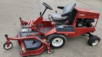 Working Toro Groundsmaster Commercial Mower