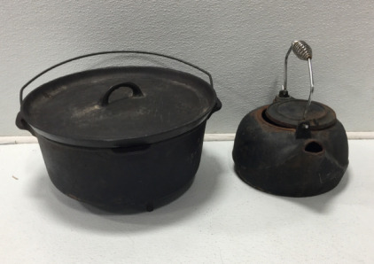 Vintage Antique Cast Iron Teapot, Vintage Lodge Cast Iron Dutch Oven
