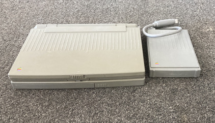 Macintosh PowerBook 100 and Flop Disk Drive