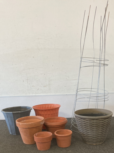 Garden Set (3 Trellis and 7 Pots)