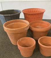 Garden Set (3 Trellis and 7 Pots) - 3