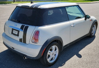 2006 MINI COOPER - DUAL SUNROOF - COLD A/C - 6