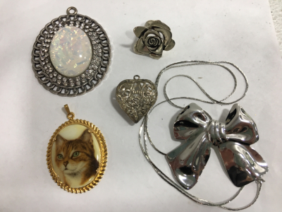 (4) Necklace Pendants (1) Silver Flower Ring sz 7 (1) Necklace 20&rdquo;