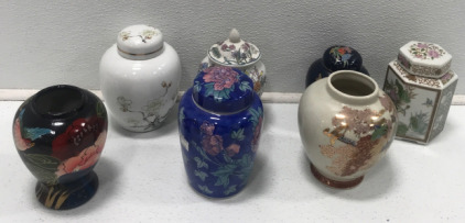 (7) Porcelain Japanese Jars