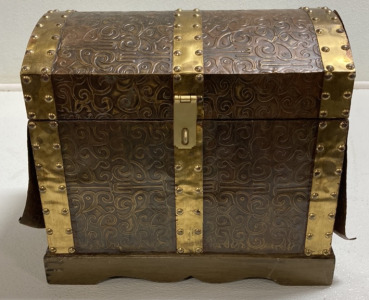 Small Decor Chest w/ Collection of Sunglasses and Glasses
