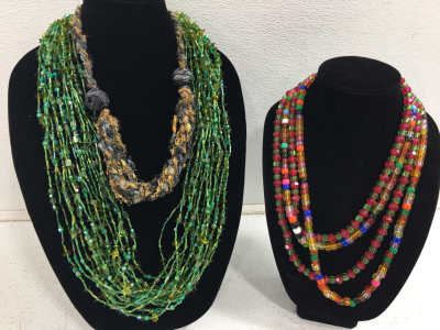(4) Beautiful Ladies Necklaces