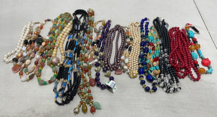 (17) Various Costume/Craft Ladies Necklaces