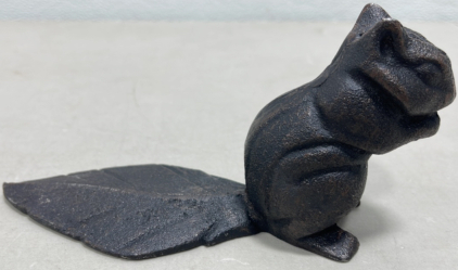 (1) Cast Iron Squirrel Door Stop