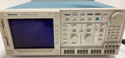 Tektronix TLS 216 Logic Scope