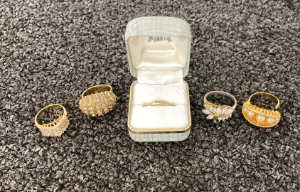 Vintage Gold Rings (5)