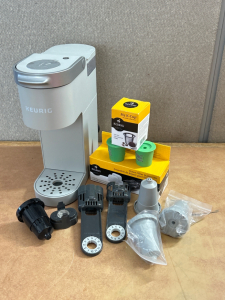 Keurig Coffee Maker With Filters and Pods