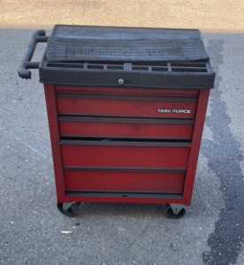 31&rsquo;&rsquo; x 19&rsquo;&rsquo; x 33&rsquo;&rsquo; Task Force 5-Drawer Rolling Tool Box With Various Tools Inside