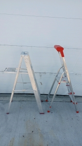 (1) 4' Aluminum A-Frame Ladder (1) 4' Aluminum Step Ladder