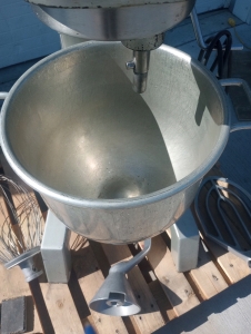 Hobart 30-Quart Commercial Restaurant Mixer WITH Accessories