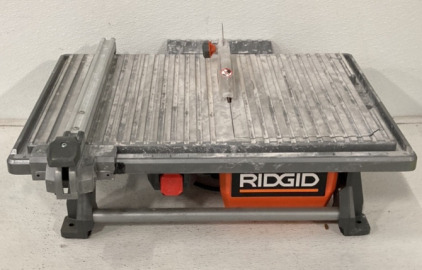 RIGID 7&rsquo;&rsquo; Table Top Wet Tile Saw