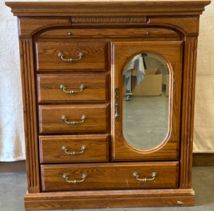 (5) Drawer Dresser With Jewelry Compartments