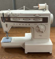 Singer Stylist Sewing Machine W/ Case - 3