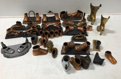 Various Collections Of Novelty-Shoe-Form Wooden Snuff Shoes