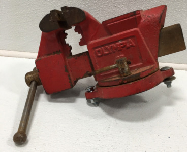 Red Olympla Vise