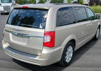 2014 CHRYSLER TOWN & COUNTRY - 66K MILES! - 6