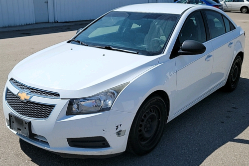 2011 CHEVROLET CRUZE - AC BLOWS COLD - RUNS WELL