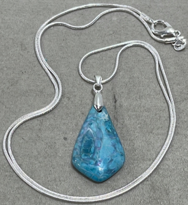 (1) Blue Dragon Veins Agate Gemstone Pendant W/ .925 Necklace
