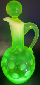 Vintage 8&rsquo;&rsquo; Uranium Decorative Cruet Decanter