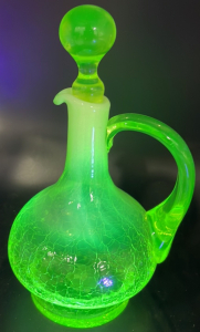 8&rsquo;&rsquo; Vintage Uranium Glass Cruet Decanter