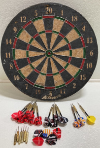 Accudart Dartboard w/ Darts