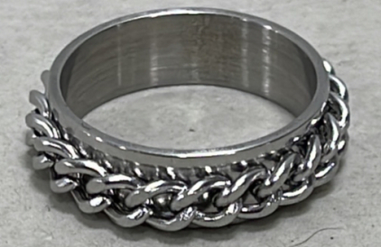 (1) Silver Toned Ring Size 11