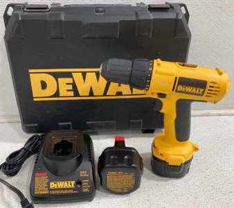(1) Dewalt 3/8&rdquo; VSR Cordless Adjustable Clutch Drill/Driver (2) 9.6V Batteries (1) Dewalt Battery Charger (1) Dewalt Carrying Case