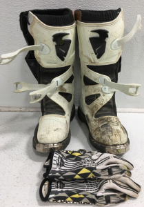 (1) Womens Sz8 Thor Blitz Motocross Boots (1) Fly Racing Sz Large Gloves