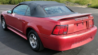 2000 FORD MUSTANG - CONVERTIBLE - RUNS WELL - 4