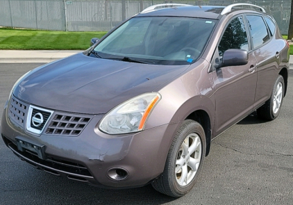 2008 NISSAN ROGUE - 4X4!