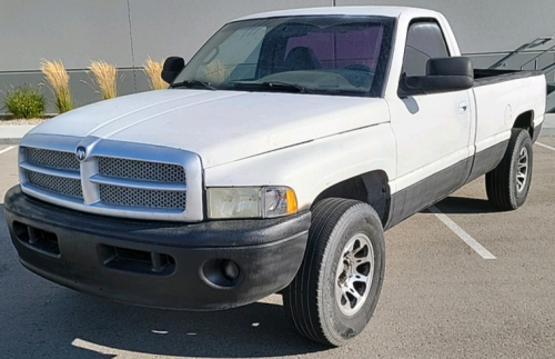 1999 DODGE RAM 2500 - LEATHER SEATS!