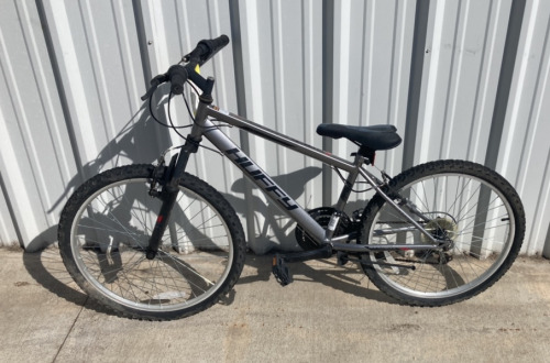 24’’ Huffy Rock Creek Silver Mountain Bike