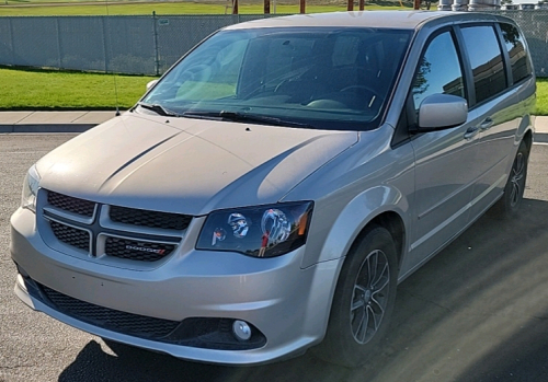 2016 DODGE GRAND CARAVAN - DVD PLAYER - CLEAN!