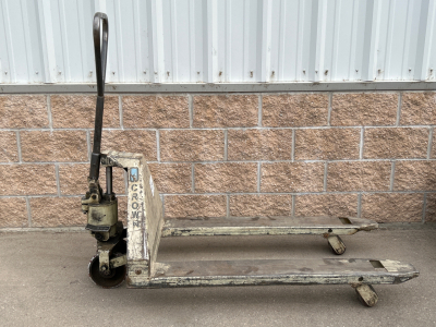 Crown Pallet Jack With Capacity of 4500 Lbs