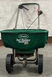 Scott’s Turf Builder Seed Spreader